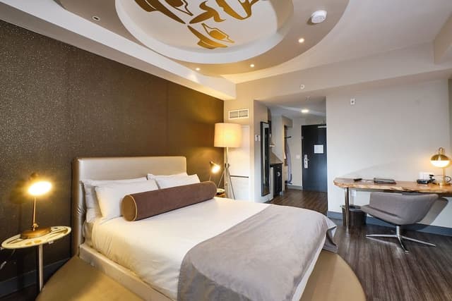 Deluxe Room, 1 Queen Bed
