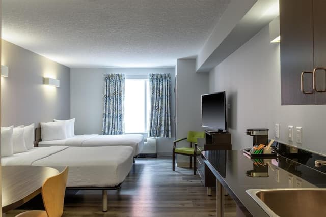 Deluxe Room, 2 Queen Beds, Non Smoking, Kitchenette