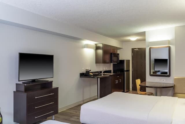 Deluxe Room, 2 Queen Beds, Non Smoking, Kitchenette