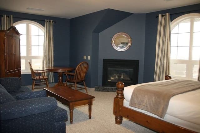 Standard Room, 1 Queen Bed