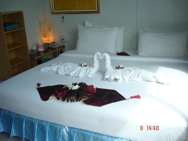 Deluxe - King Bed