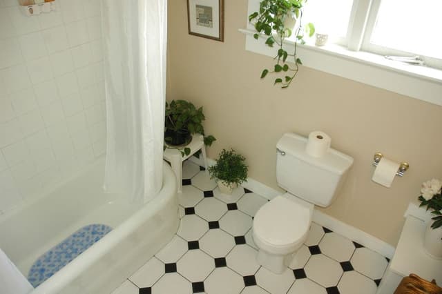 Economy Room, Shared Bathroom