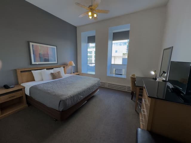 Standard Room, 1 King Bed (Rear Facing)