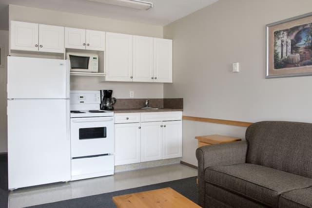 2 King 2 Bedroom Suite with Kitchen