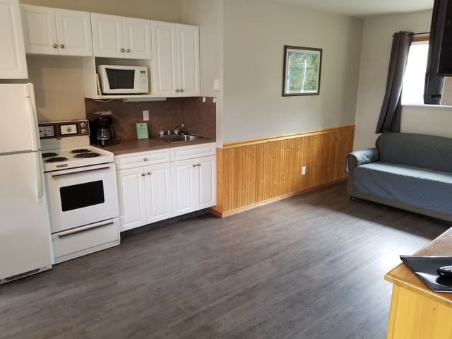 King 1 Bedroom Suite with Kitchen