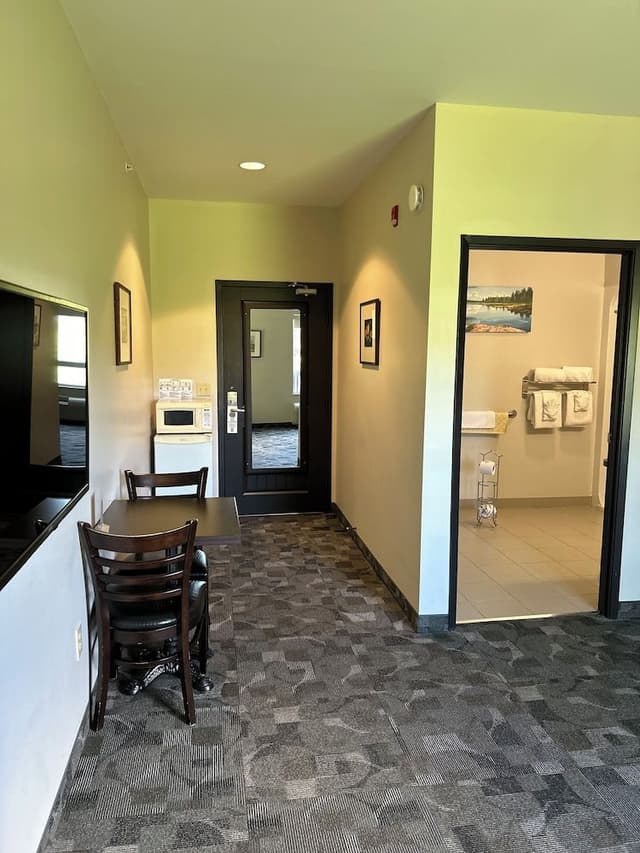Standard Room, 1 Queen Bed, Accessible