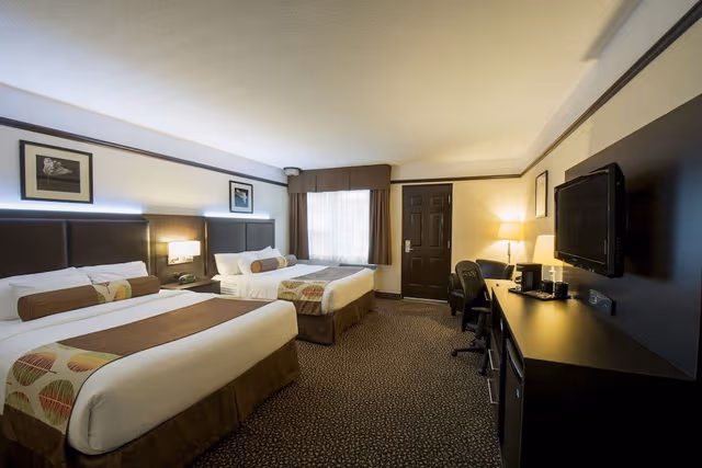 Standard Room, 2 Queen Beds, Ground Floor