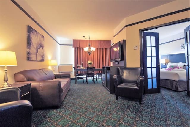 Suite, 2nd Floor, 1 King Bed with Jetted Tub