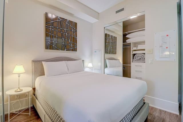 Executive Condo, 1 Bedroom, Non Smoking, Balcony
