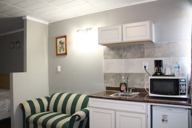 Standard Room, 1 Queen Bed