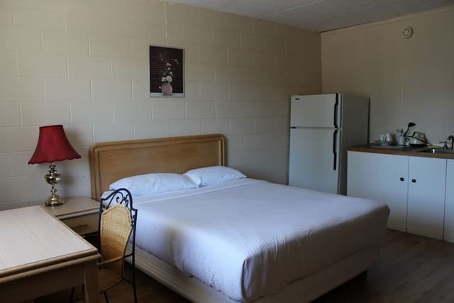 Standard Room, 1 Queen Bed