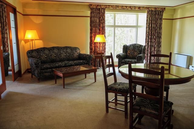 Suite 1 Lit King