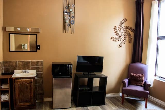 Economy Room, 1 Double Bed, Shared Bathroom