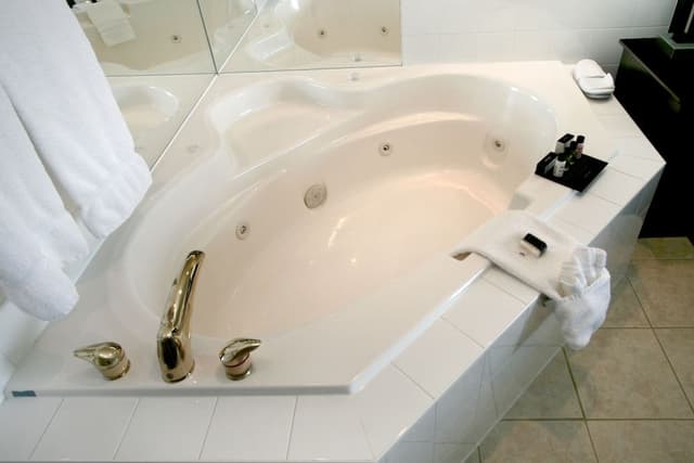 Jacuzzi King Suite