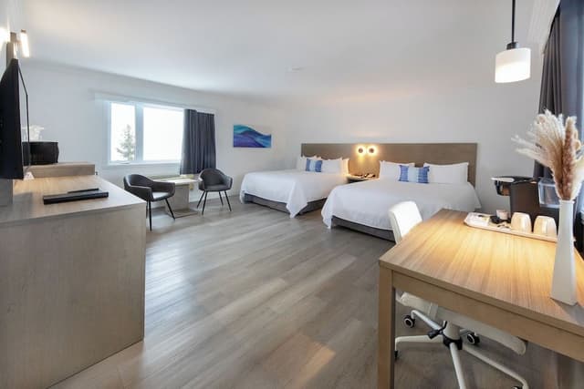 Suite, 2 Queen Beds, Bay View