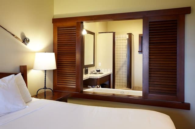 Deluxe Suite, 1 King Bed with Sofa bed, Ocean View, Beachside