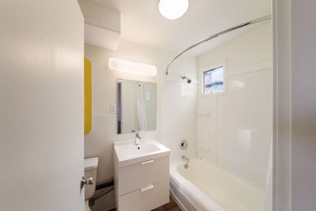 Deluxe Suite, 2 Queen Beds, Non Smoking, Kitchenette