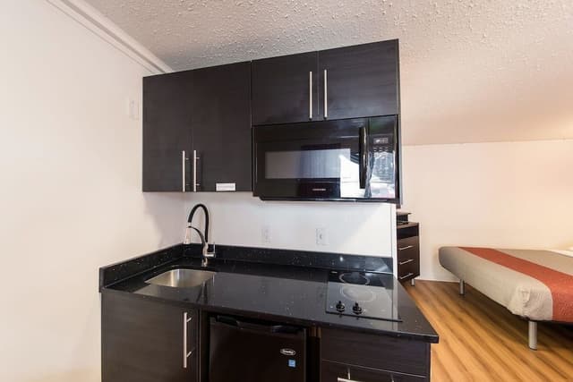 Deluxe Suite, 2 Queen Beds, Non Smoking, Kitchenette