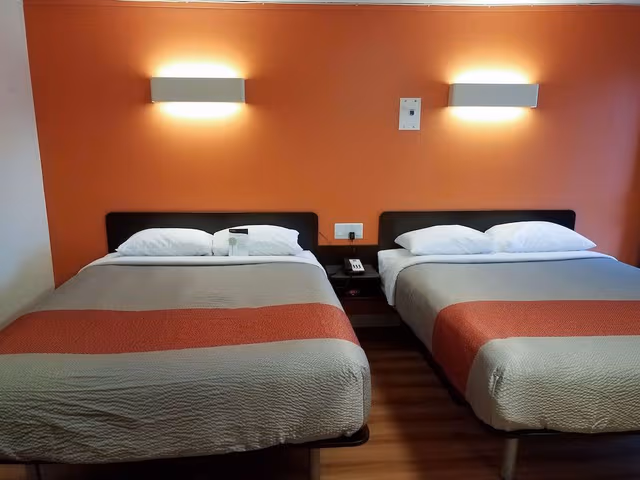 Deluxe Suite, 2 Queen Beds, Non Smoking, Kitchenette