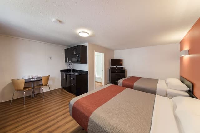 Deluxe Room, 2 Queen Beds, Non Smoking, Kitchenette
