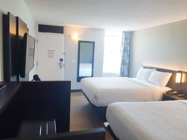 Deluxe Room, 2 Queen Beds, Non Smoking, Refrigerator & Microwave