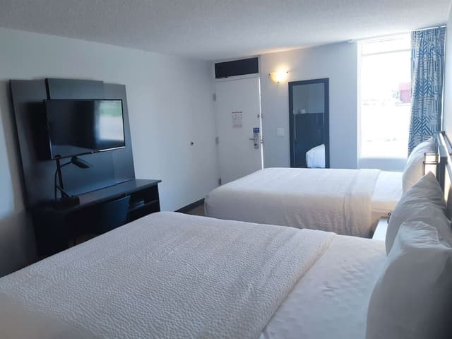 Deluxe Room, 2 Queen Beds, Non Smoking, Refrigerator & Microwave