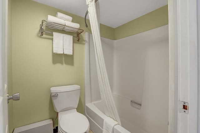 Deluxe Room, 2 Queen Beds, Non Smoking, Refrigerator & Microwave