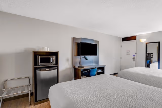 Deluxe Room, 2 Queen Beds, Non Smoking, Refrigerator & Microwave
