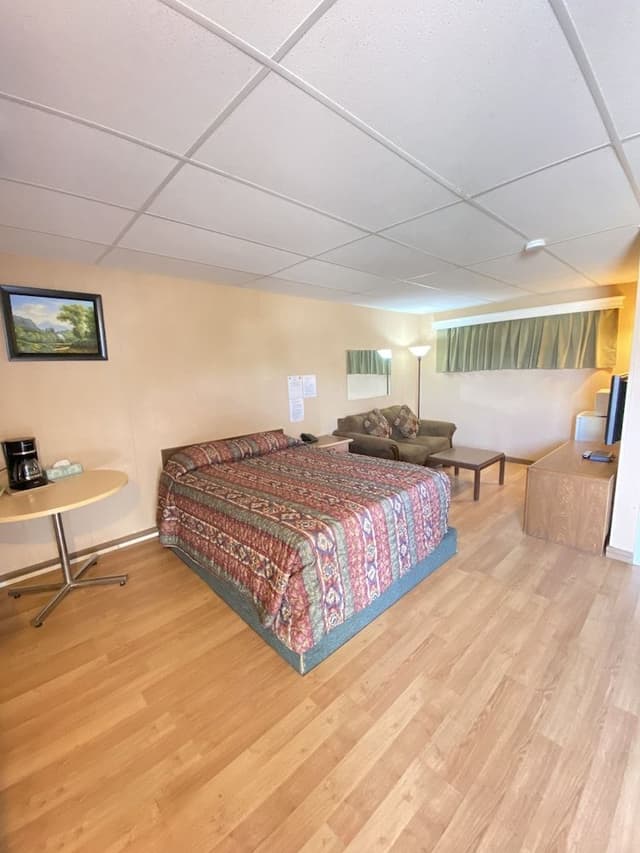 Deluxe Room, 1 Queen Bed, Non Smoking