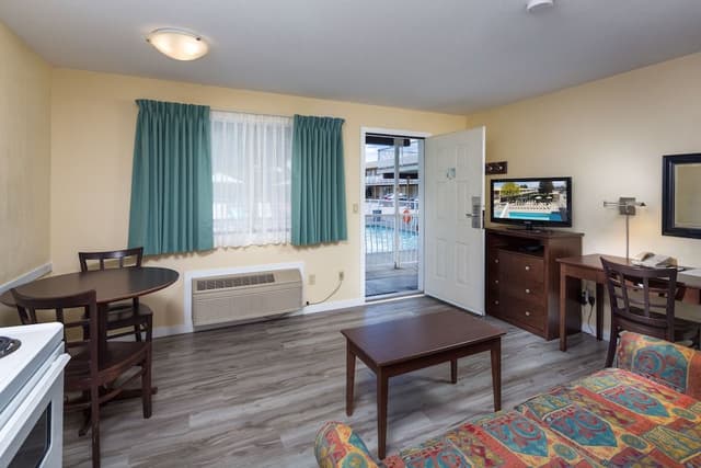 Suite, 1 Bedroom, Kitchen