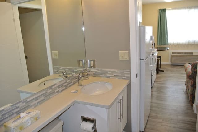 Suite, 1 Bedroom, Kitchen