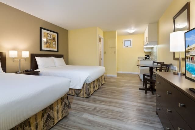 Studio, 2 Queen Beds, Kitchenette