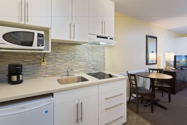 Studio, 2 Queen Beds, Kitchenette