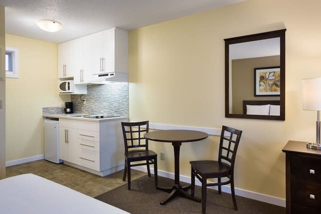 Studio, 2 Queen Beds, Kitchenette