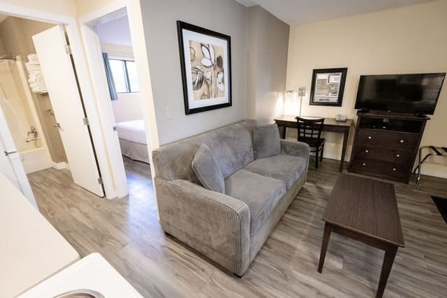 Suite, 1 Bedroom, Kitchen