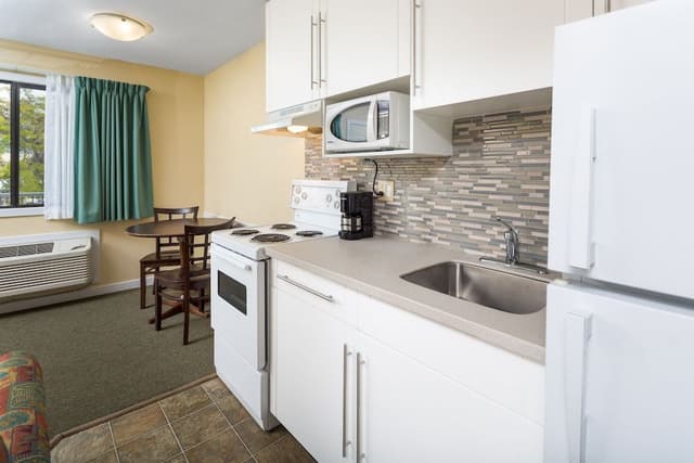 Suite, 1 Bedroom, Kitchen