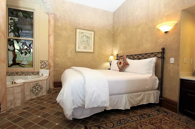 Suite, 1 King Bed with Sofa bed, Jetted Tub (Roman Suite: Two Rooms)