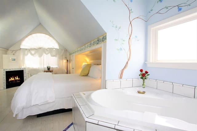 Suite, 1 King Bed, Balcony (Madaline's Suite)