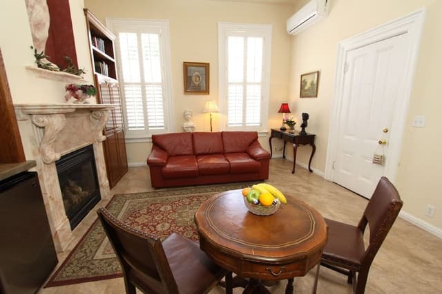 Suite, 1 King Bed with Sofa bed, Jetted Tub (Roman Suite: Two Rooms)