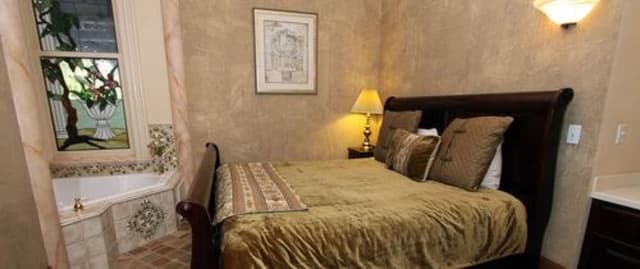 Suite, 1 King Bed with Sofa bed, Jetted Tub (Roman Suite: Two Rooms)