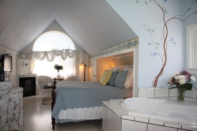 Suite, 1 King Bed, Balcony (Madaline's Suite)