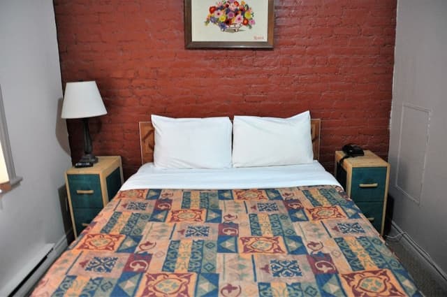 Standard Room, 1 Queen Bed