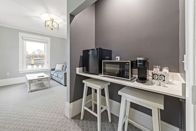 Suite, 1 Queen Bed with Sofa bed