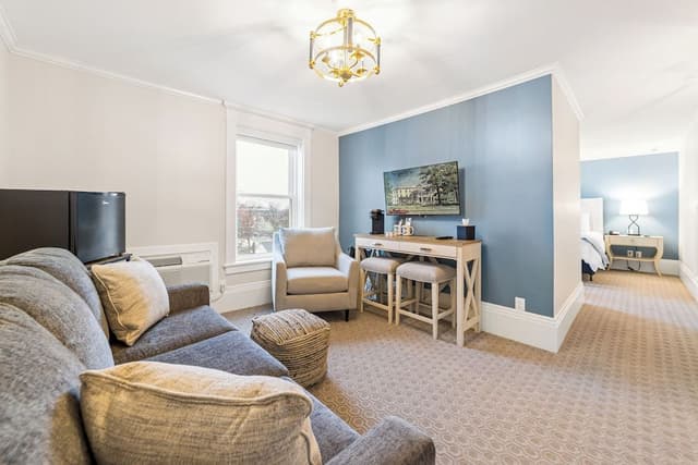 Suite, 1 Queen Bed with Sofa bed