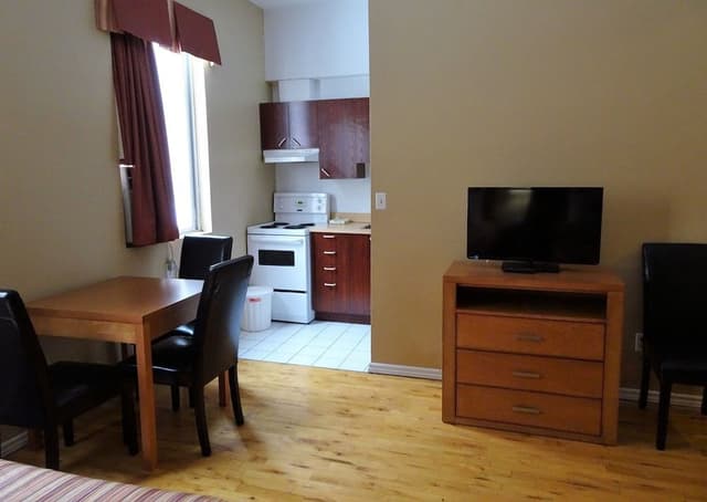 Studio, 2 Queen Beds, Private Bathroom