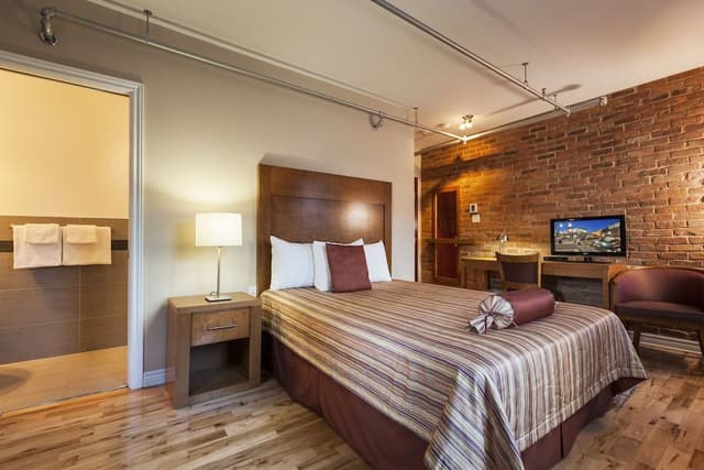 Superior Room, 1 Queen Bed, Private Bathroom