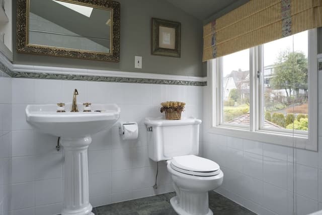 Luxury Suite, 1 Queen Bed, City Skyline & Ocean View Double Jacuzzi Tub, Fireplace