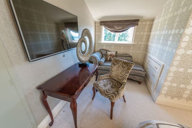 Elegant Suite, 1 Queen Bed, City Skyline & Ocean View