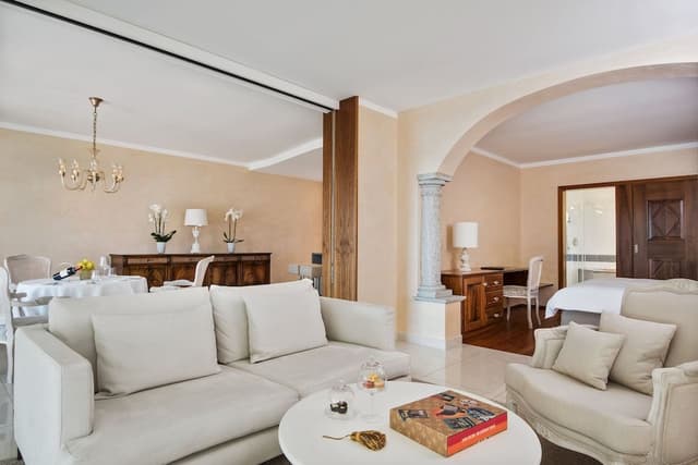 Panorama Corner Suite, Lake View
