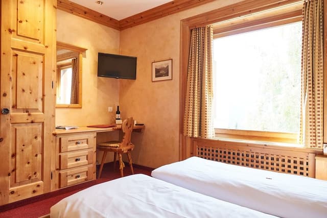 Standard Double Room, 1 Queen Bed, Lake View